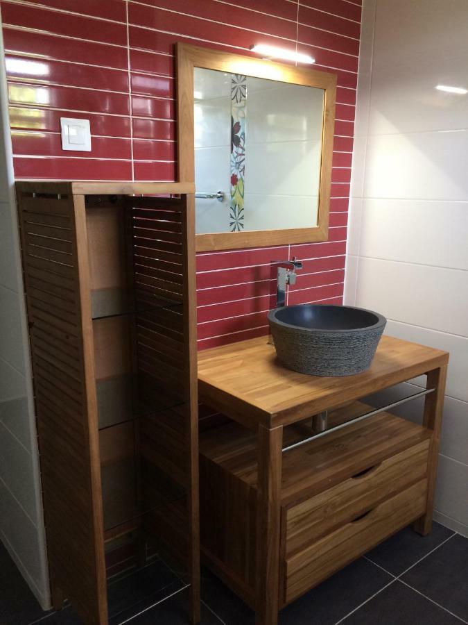 Villa May’Irys avec Jacuzzi pour 5 pers proche centre ville Saint-Francois  Extérieur photo
